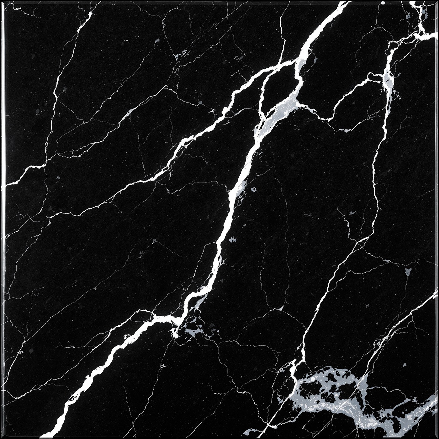 Losa pulida de mármol Negro Marquina con veta blanca de calcita